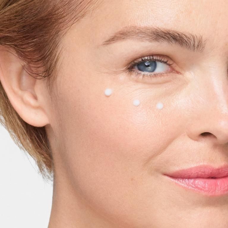 וישי מינרל 89 עיניים - קרם עיניים לחיזוק העור העדין באזור העיניים 15 מ"ל