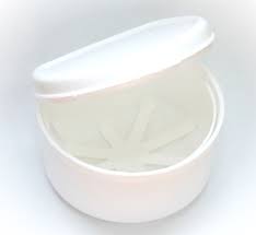 קופסא לשיניים תותבות +מכסה