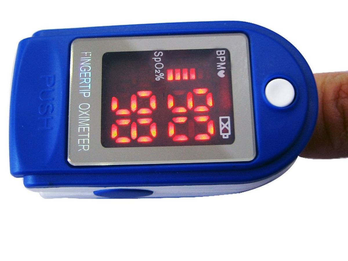 מד סטורציה ודופק לב H-50 כמיטק