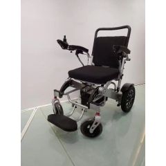 כסא גלגלים ממונע מתקפל