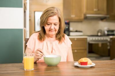 איך מזהים מצבים של תת תזונה אצל קשישים
